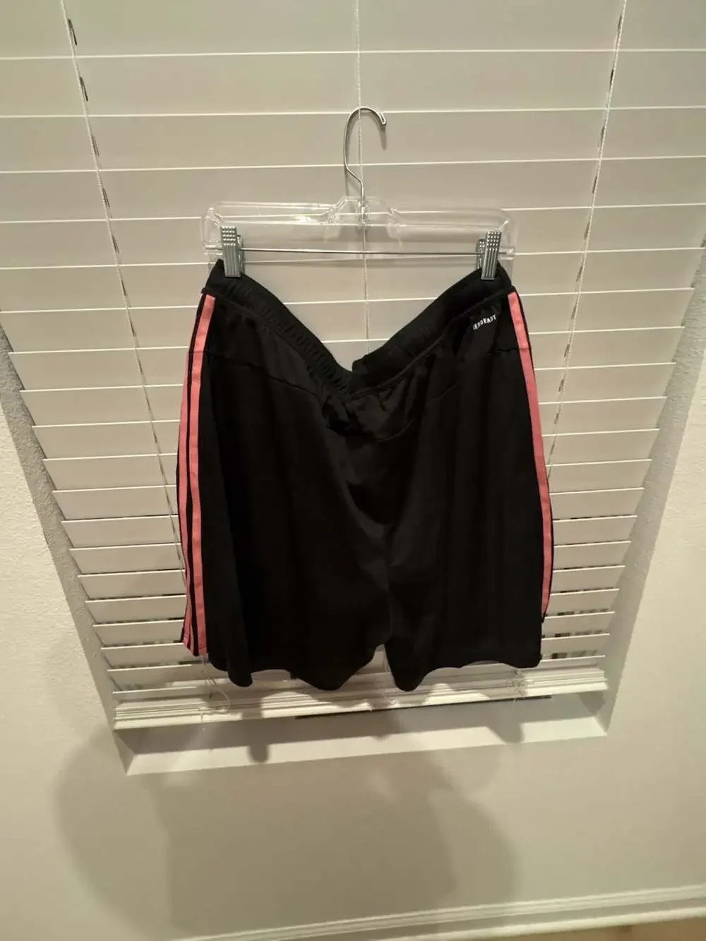 Adidas Men's Designed to Move 3-Stripes Training Shorts in Black/Scarlet